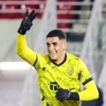 الأهلي يرفع عرضه المالى لضم القناص المغربى سفيان بنجديدة